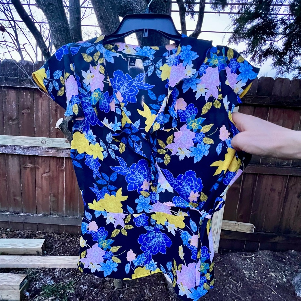 Banana Republic floral wrap tie ruffle peplum blouse top S